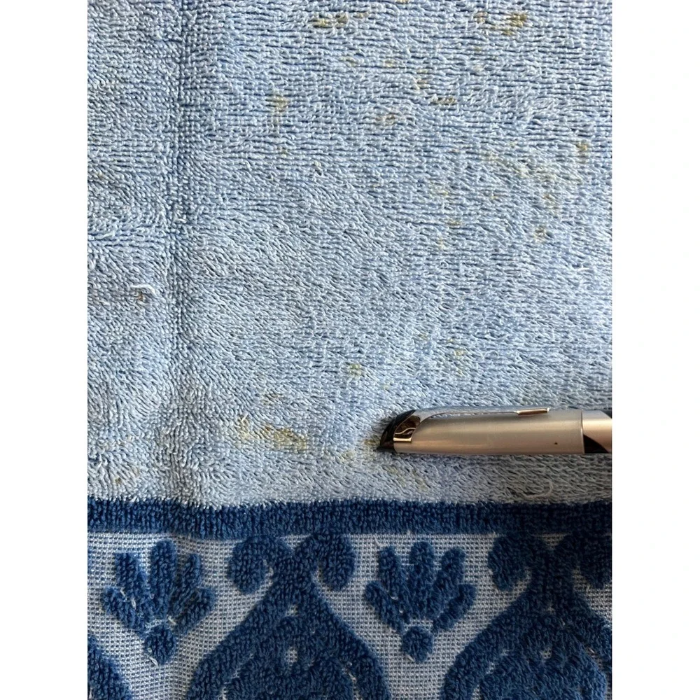 Vintage Sears Superplush Bath Towel Blue Heart Border Jacquard Made in USA 45x24